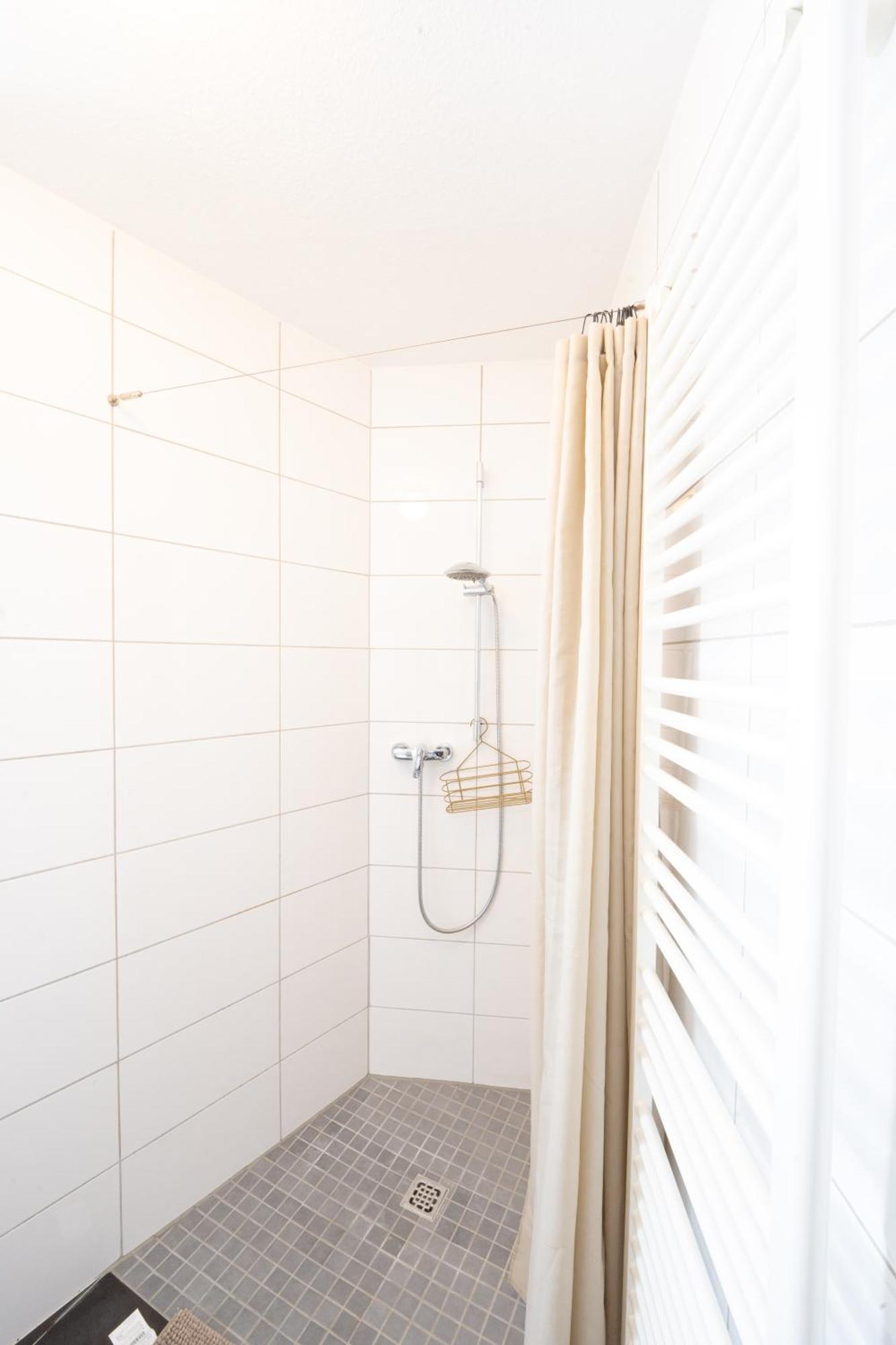 -Super Zentrales Zimmer- Direkt An Der Lutter! Μπίλεφελντ Εξωτερικό φωτογραφία